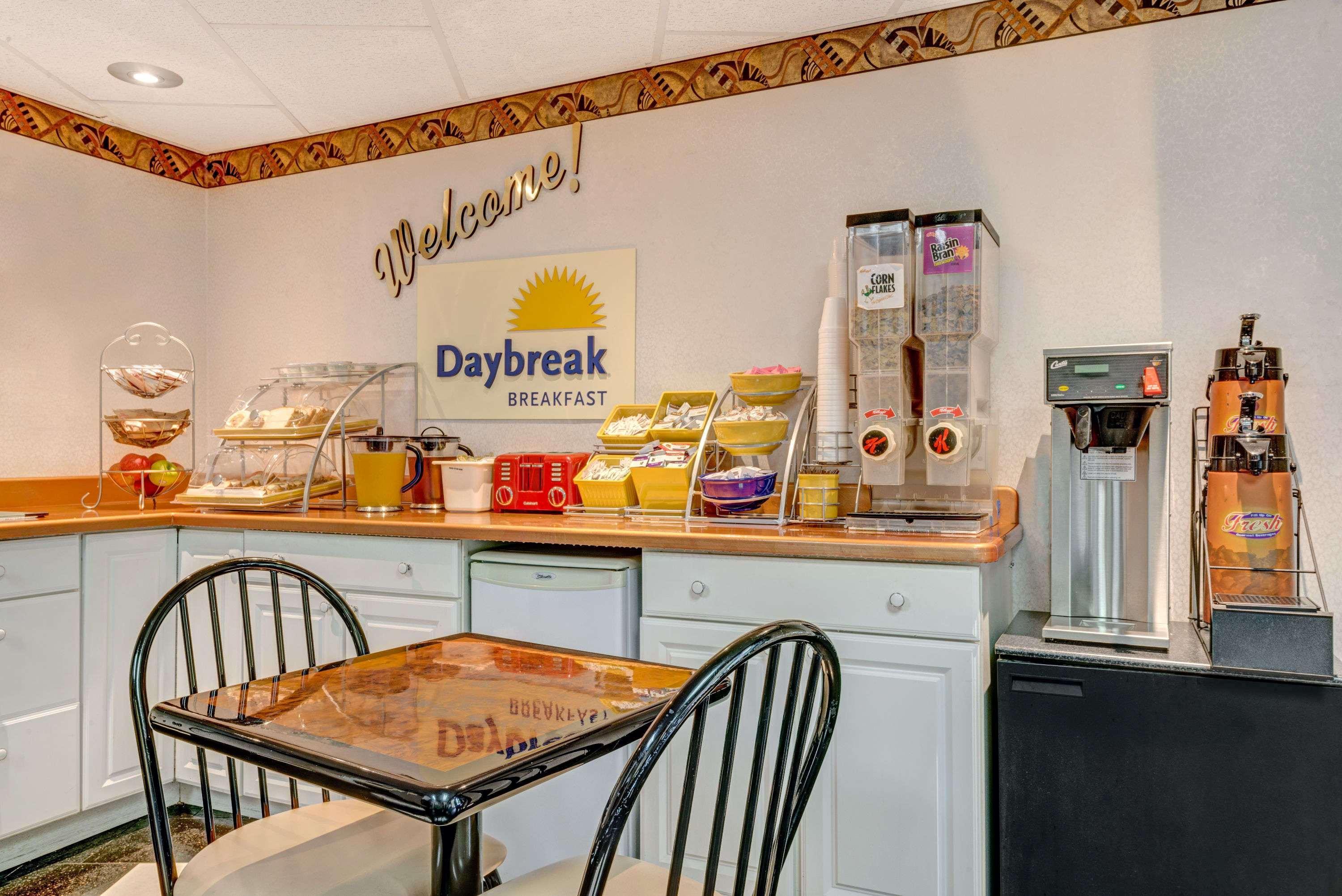 Days Inn By Wyndham Ridgefield Dış mekan fotoğraf